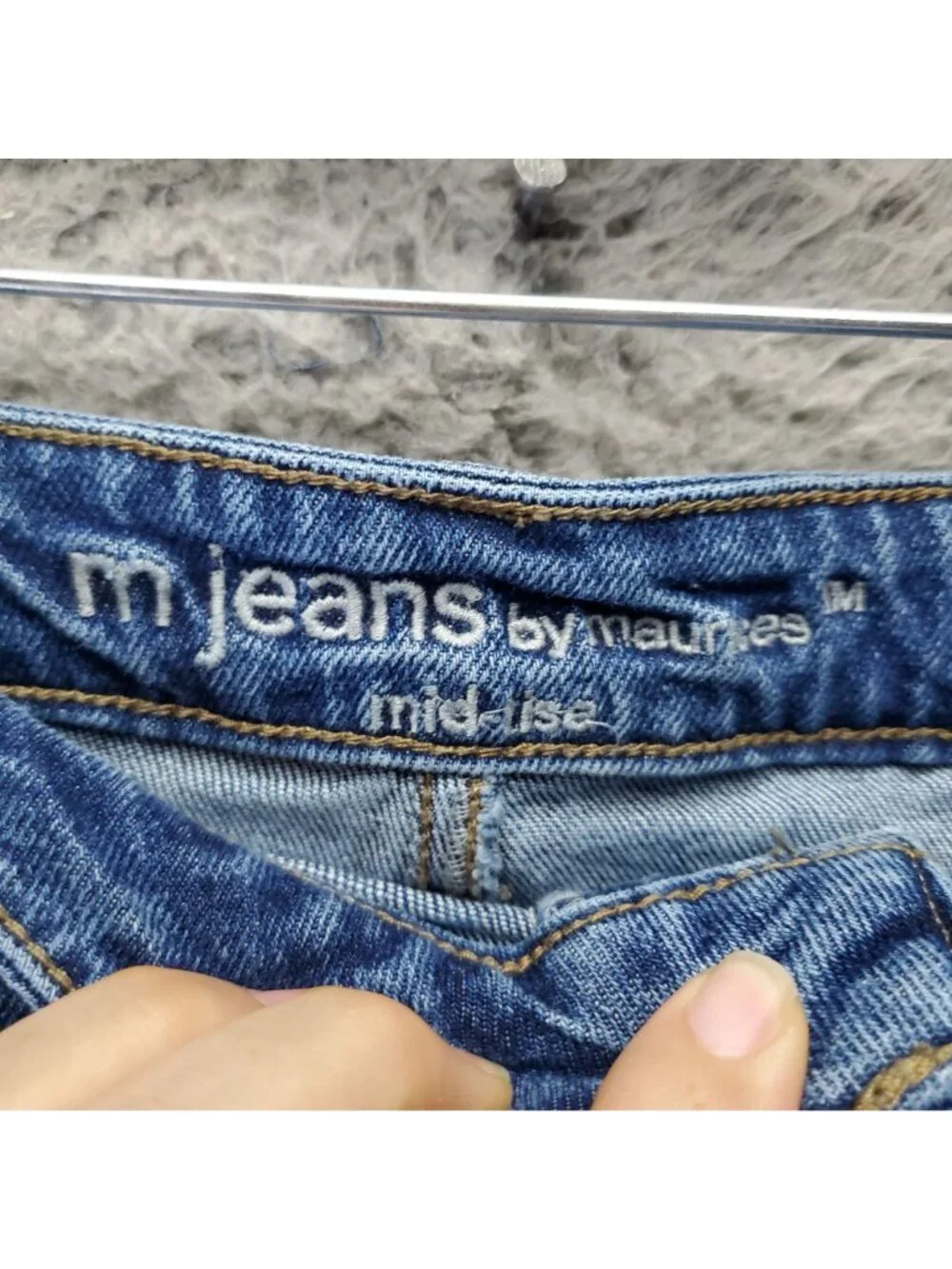 Maurices Shorts Womens Size 16 Blue Mid Rise Five Pocket Denim Jorts